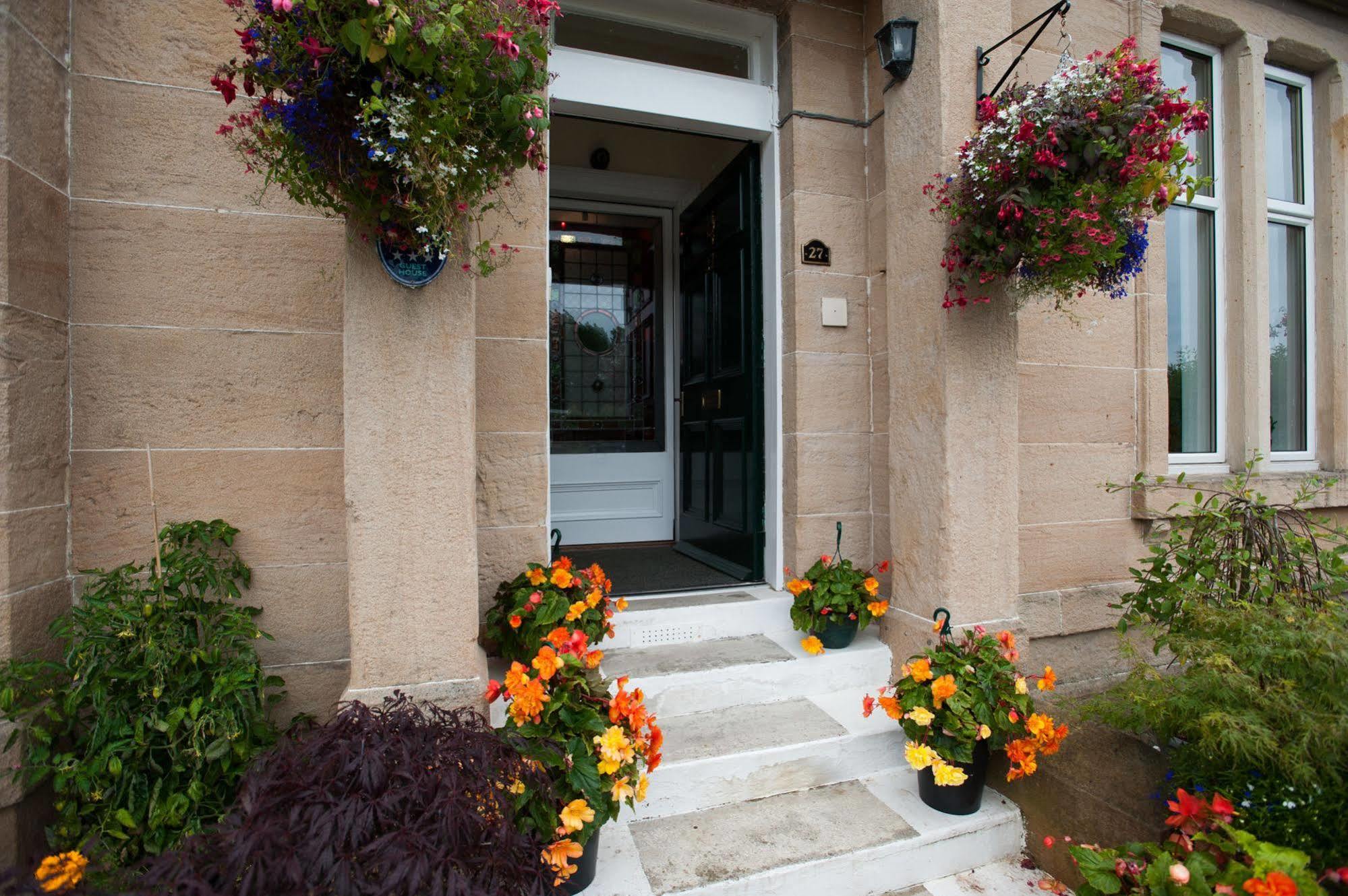 Dean Park Guest House Kilmarnock Exteriör bild