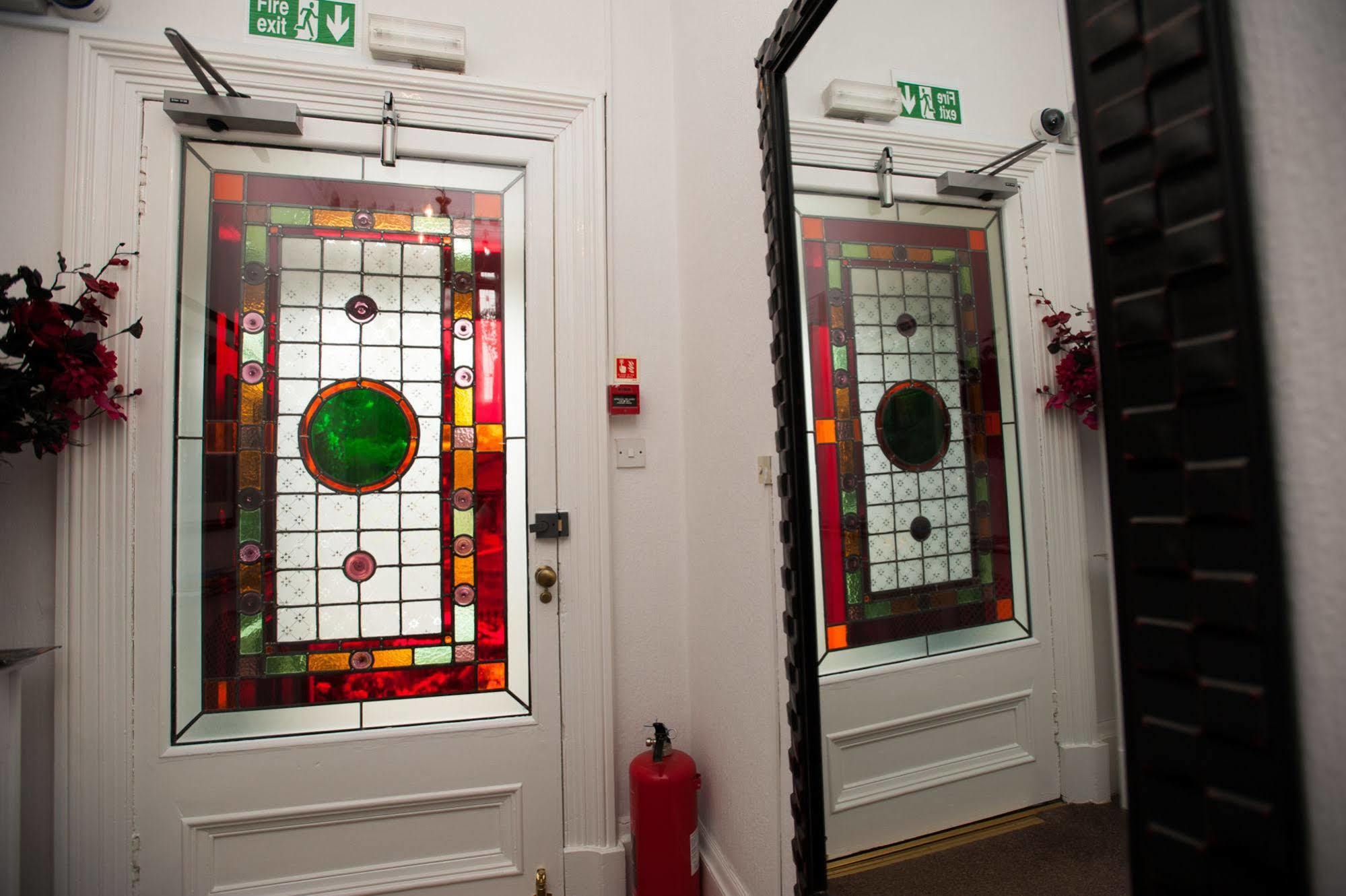 Dean Park Guest House Kilmarnock Exteriör bild